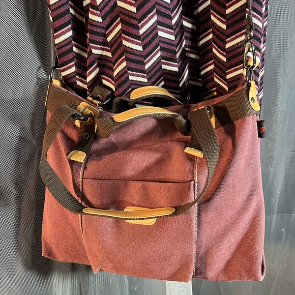 K-Two BNWOT Massenger shoulder or crossed body purple canvas bag. Cute style. - Picture 6 of 11